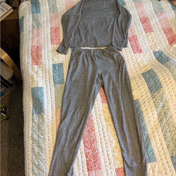 Uniqlo Other - Uniqlo Heather Gray Lounge Set
